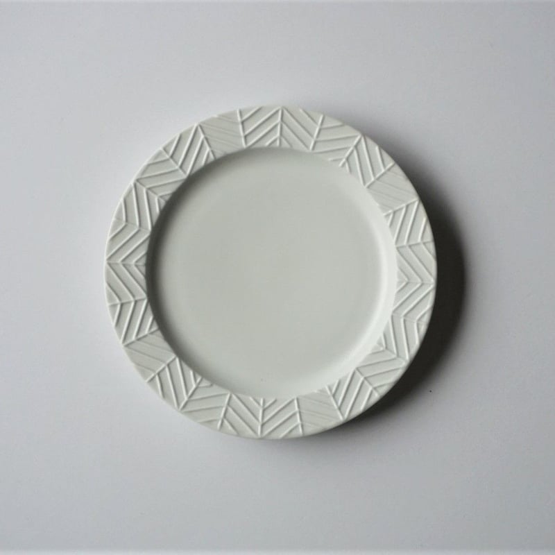 YABANE 15㎝リムプレート ホワイト | 波佐見焼の窯元 永峰窯 公式