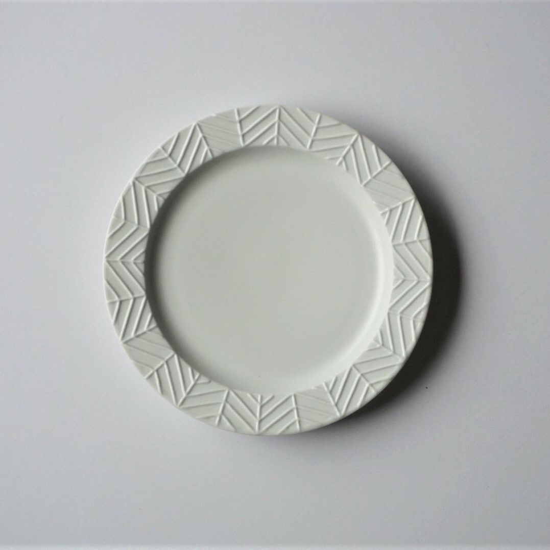 YABANE 15㎝リムプレート ホワイト | 波佐見焼の窯元 永峰窯 公式