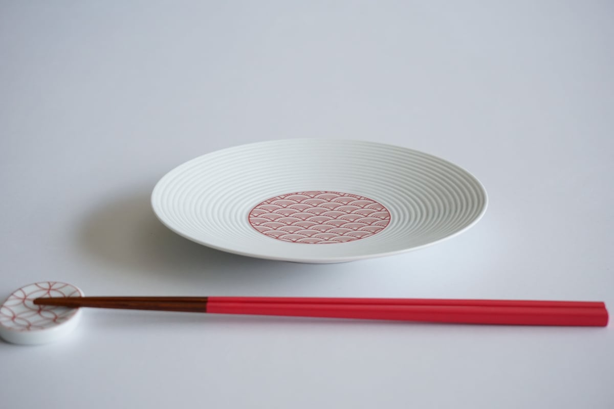 赤黒波模様皿 2枚セット 赤黒波模様皿 2枚セット 赤黒 丸皿 | 陶堂館 ONLINE STORE