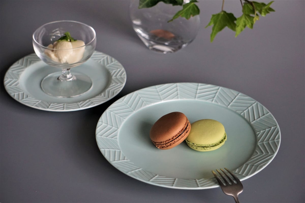 YABANE 20㎝リムプレート ミントブルー | 波佐見焼の窯元 永峰窯 公式