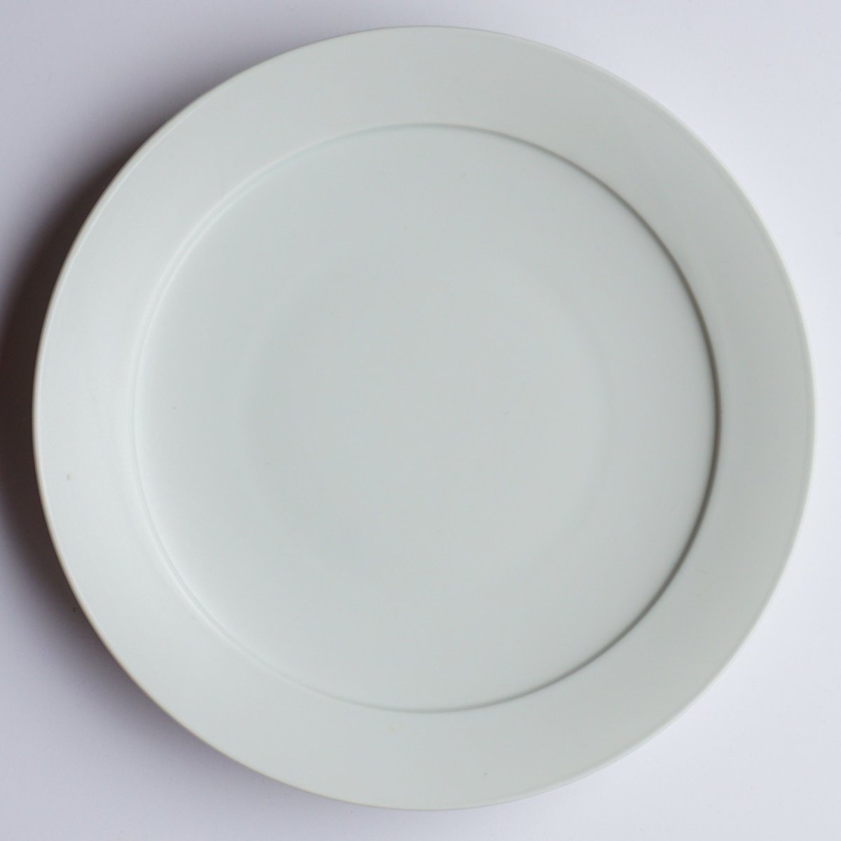 24㎝リムプレート ホワイト | 波佐見焼の窯元 永峰窯 公式オンライン