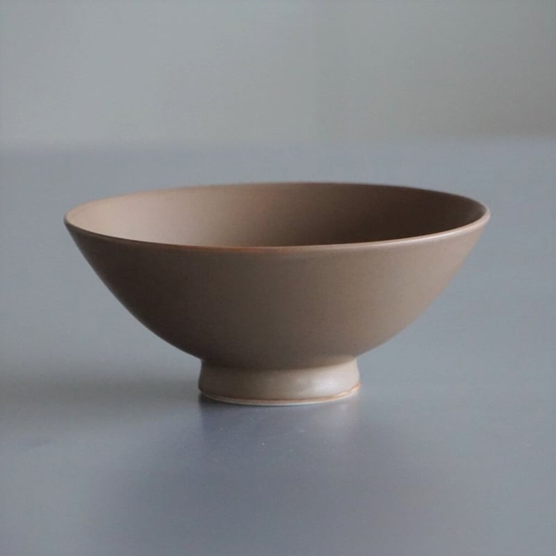 ベージュ 丸型 茶碗 底部刻印あり 茶道具 茶道 茶碗 刻印あり（底） 寸法 口径約14.8cm 高さ約5cm - メルカリ