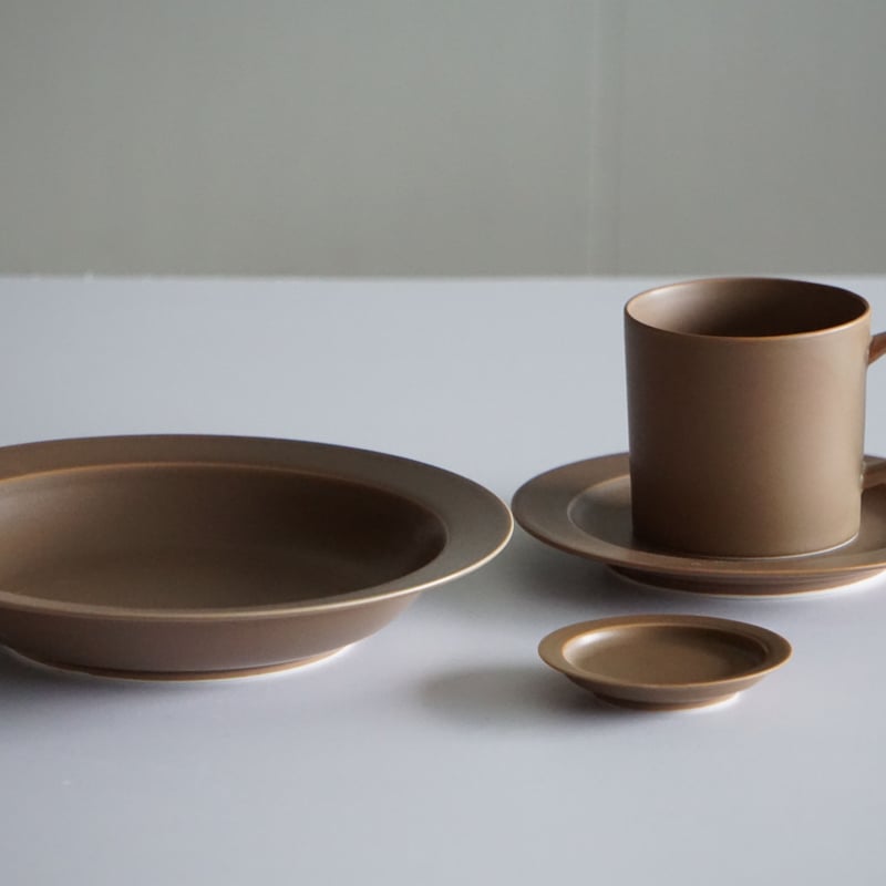 15㎝リム皿 モカブラウン | 波佐見焼の窯元 永峰窯 公式オンライン