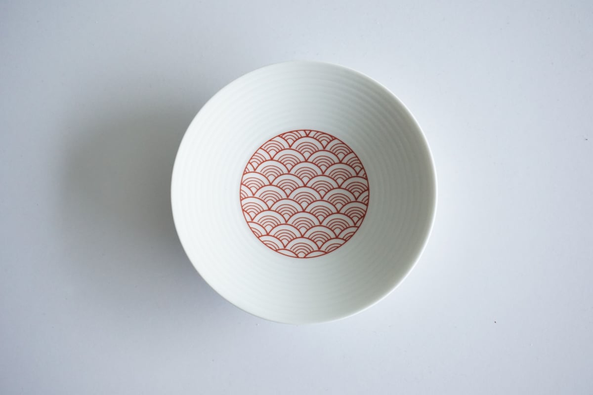 和モダン 小皿 青海波 赤 | 波佐見焼の窯元 永峰窯 公式オンライン