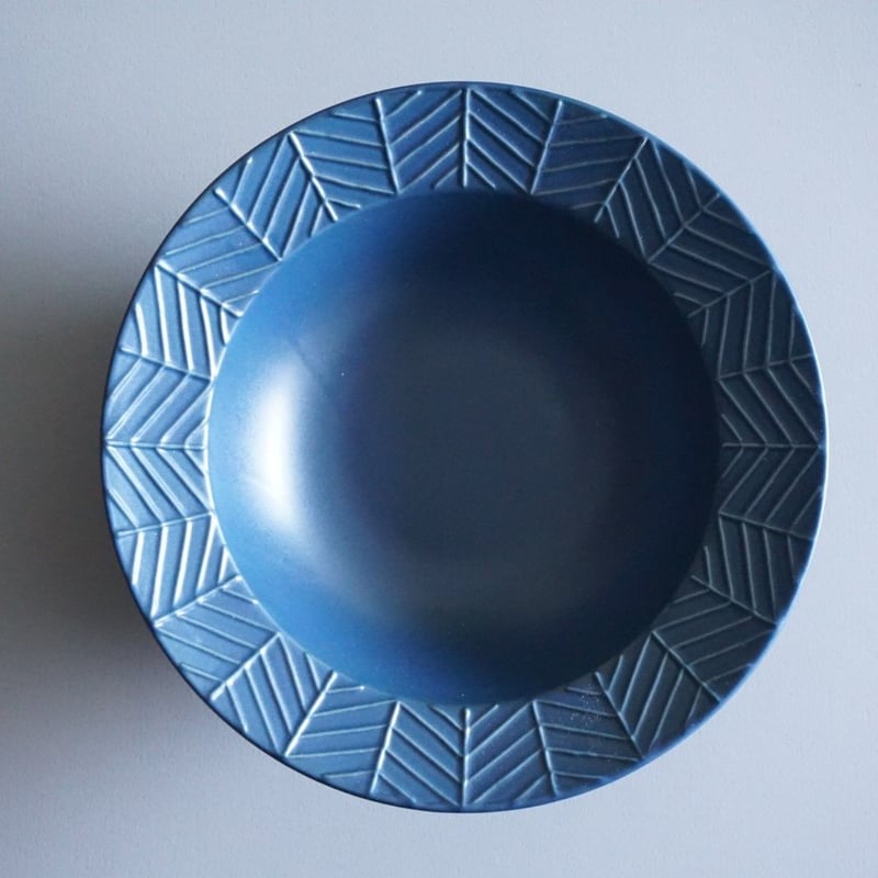 YABANE 18㎝リムボウル ネイビー | 波佐見焼の窯元 永峰窯 公式