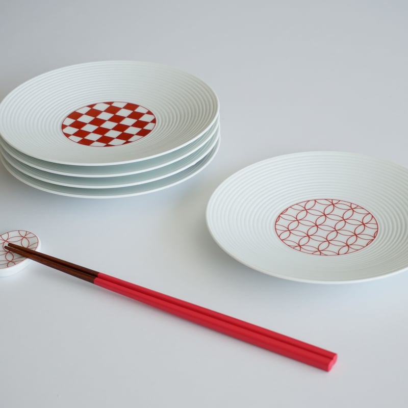 和モダン 15㎝皿 七宝 赤 | 波佐見焼の窯元 永峰窯 公式オンライン