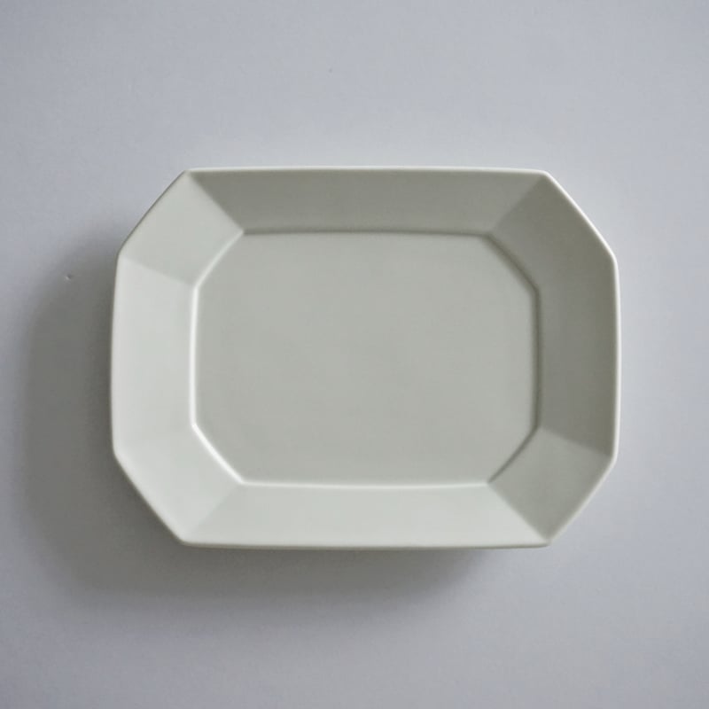 角プレートⅯ ホワイト | 波佐見焼の窯元 永峰窯 公式オンラインストア