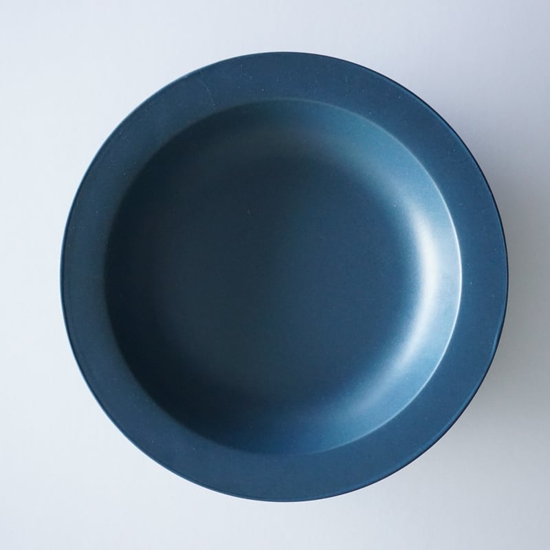 20㎝リム深皿 ネイビー | 波佐見焼の窯元 永峰窯 公式オンラインストア