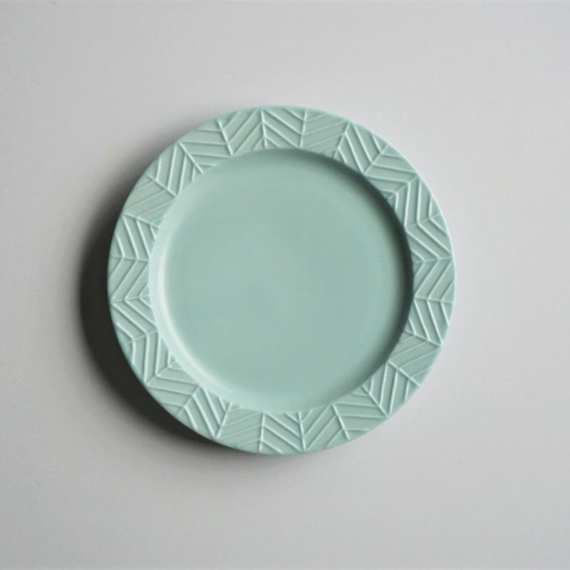 YABANE 15㎝リムプレート ミントブルー | 波佐見焼の窯元 永峰窯 公式