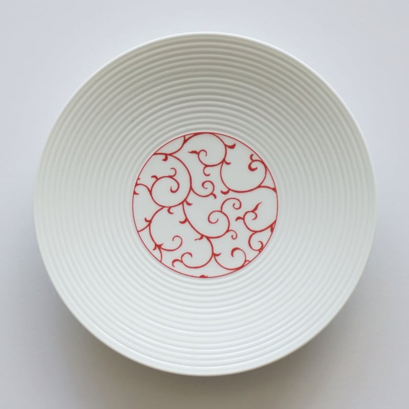 和モダン 15㎝皿 唐草 赤 | 波佐見焼の窯元 永峰窯 公式オンライン