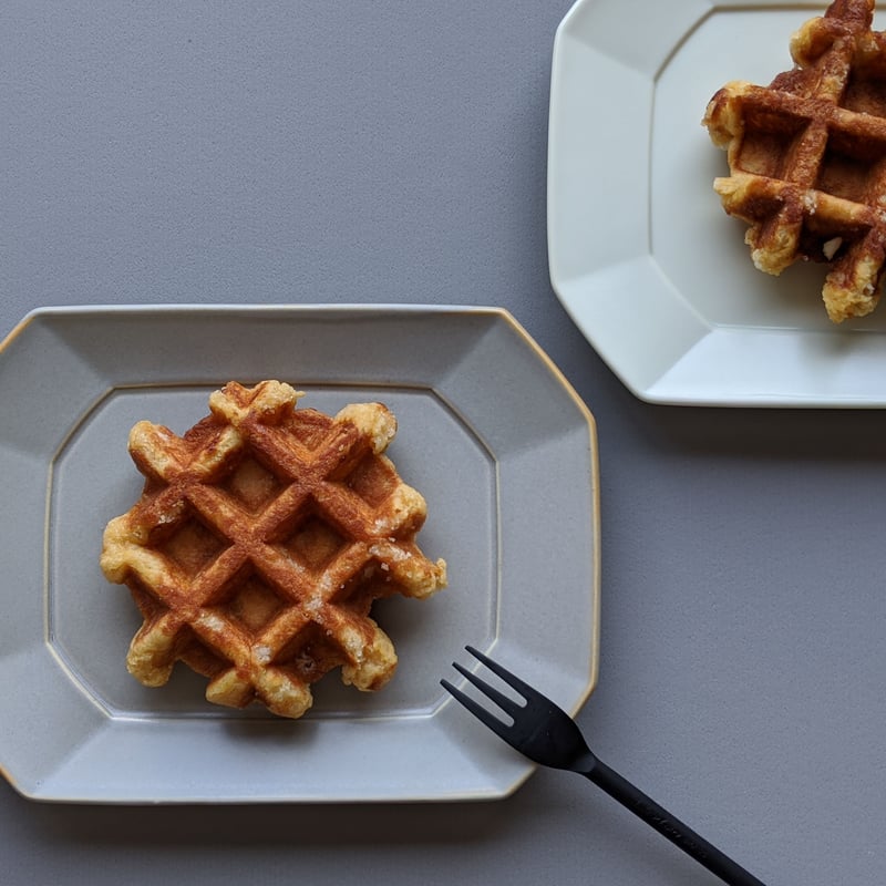 角プレートⅯ グレージュ | 波佐見焼の窯元 永峰窯 公式オンライン