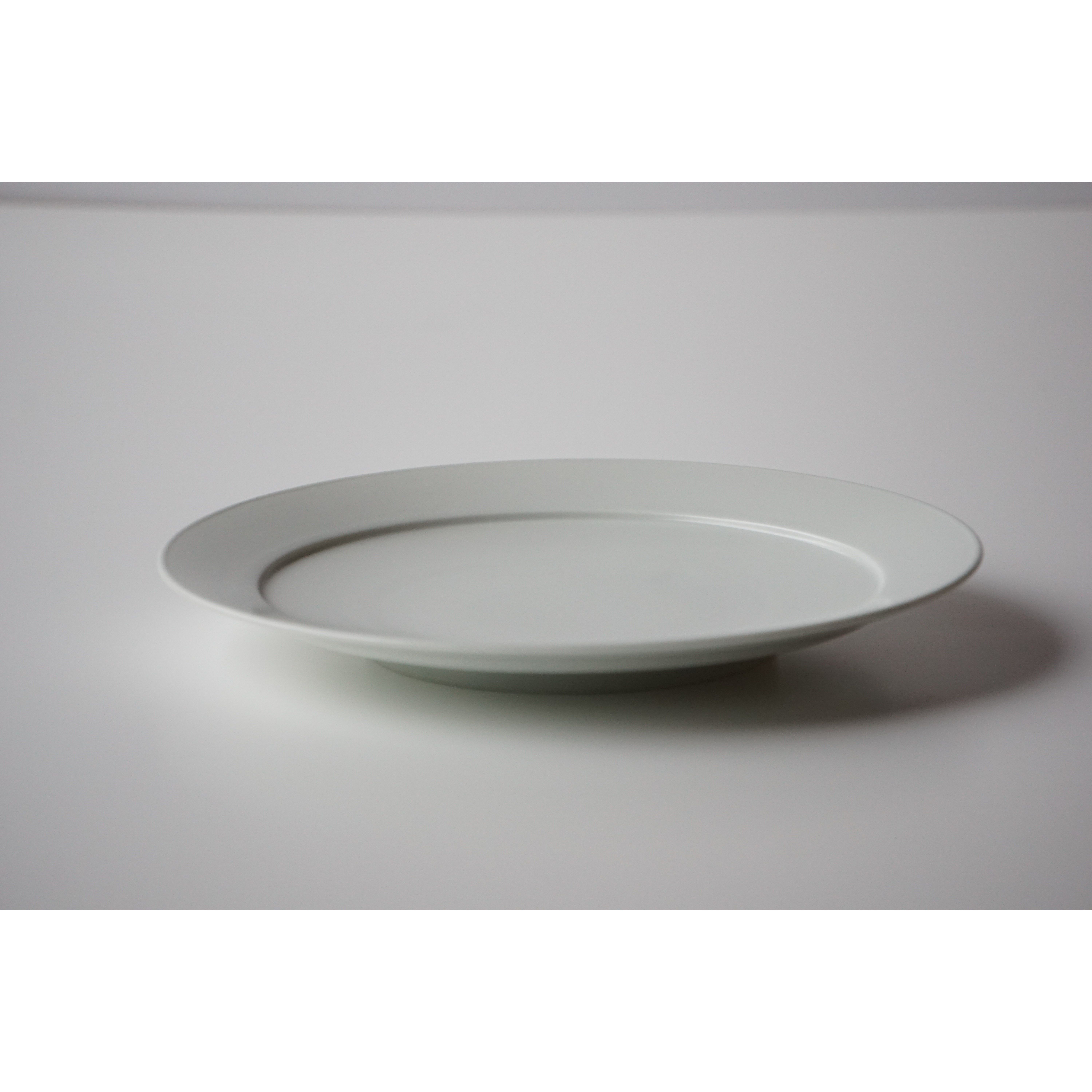 MORIYAMA リムプレートホワイト 皿 21cm 8枚セット 20㎝リムプレート ホワイト | 波佐見焼の窯元 永峰窯 公式オンライン