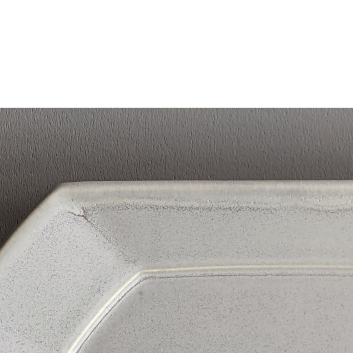 角プレート L グレージュ | 波佐見焼の窯元 永峰窯 公式オンライン