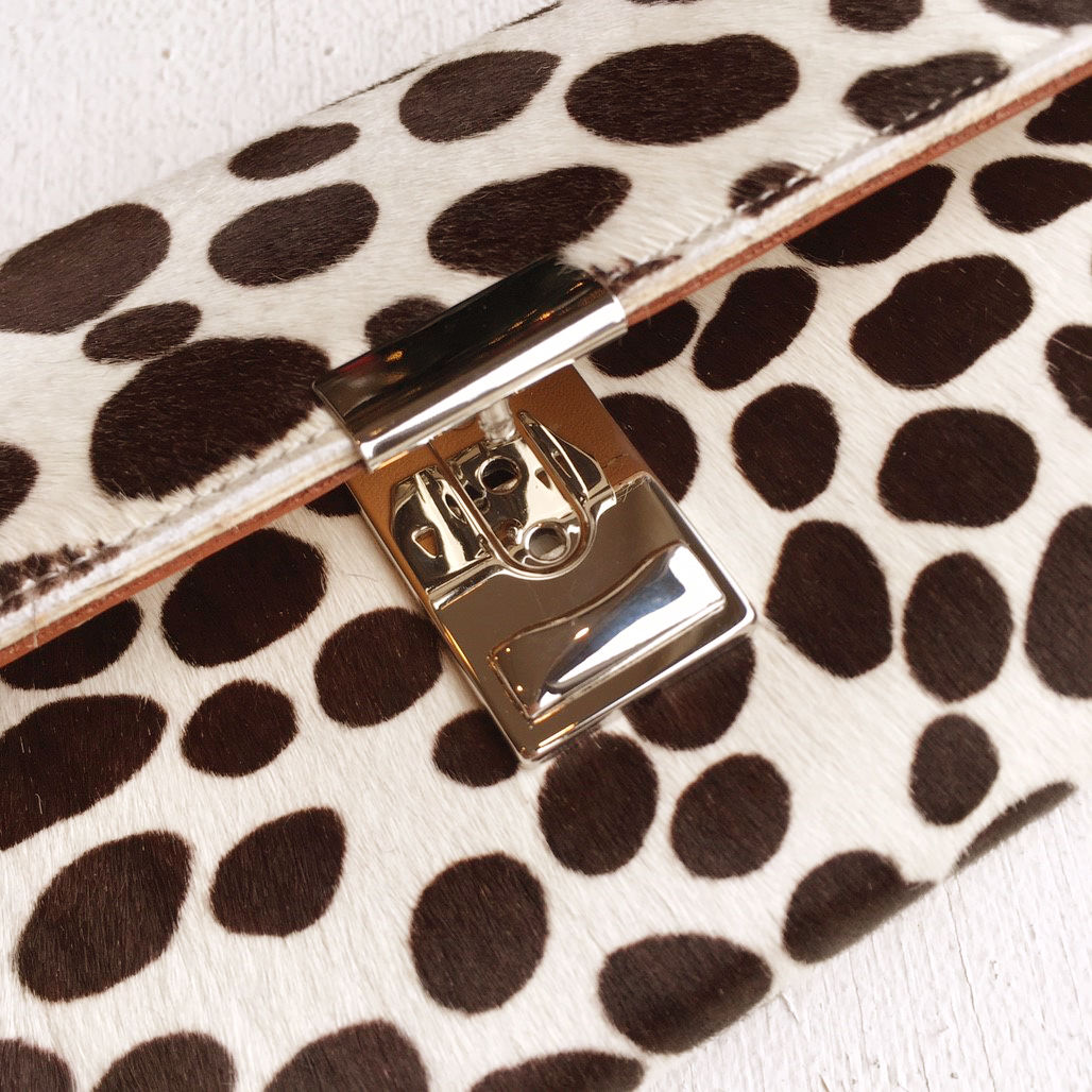 i sola ヒョウ柄 3段錠 ロングウォレット women>isola（アイソラ）ギャルソン型長財布・へカーフ三段錠(3923