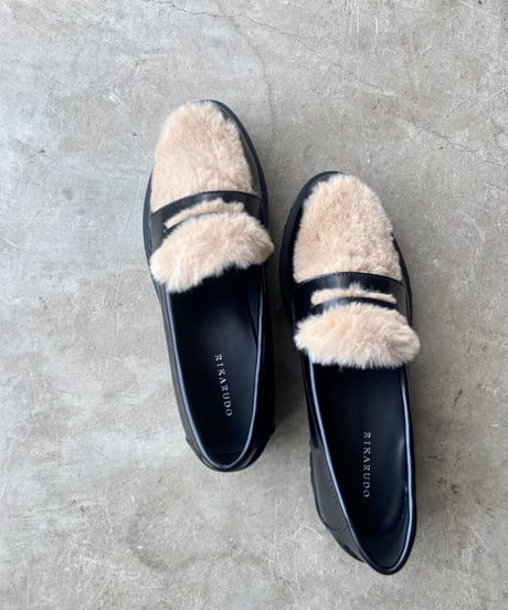 【SALE】<women>RIKARUDO（リカルド）レザー×フェイクファー トラックソールローファー ●送料無料●
