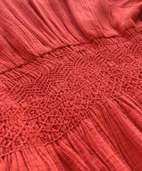 【SALE】<women>ne Quittez pas(ヌキテパ) Double Gauze Hand Smocking Dress（010442GF2） /レッド ●送料無料●