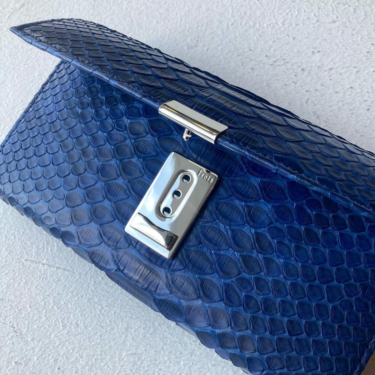 Ísola 財布パイソン☀︎新品 Amazon | アイソラ 長財布 Isola ギャルソン 徳島藍染