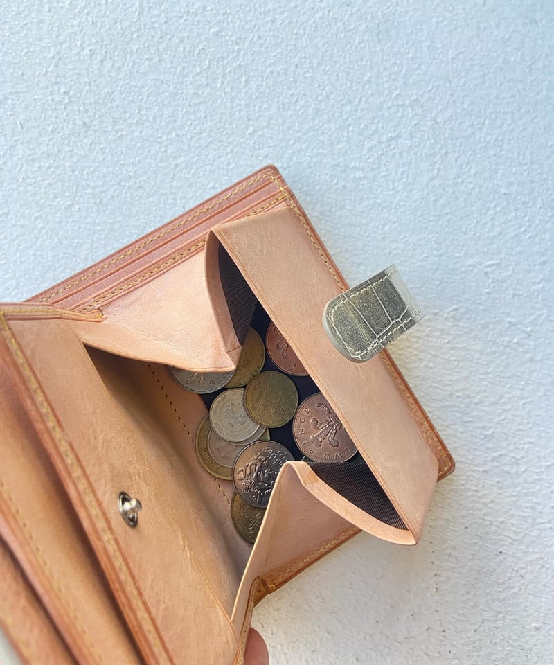 金運爆上がり！アイソラ 財布 isola クロコ 二つ折財布 unisex