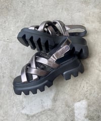 【SALE】<women> BARI SHOES(バリ シューズ)  メタリックレザー トラックソールサンダル / ガンメタ ●送料無料●