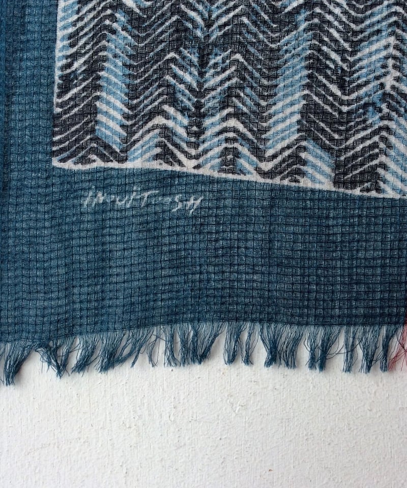 unisex>INOUITOOSH(イヌイトゥーシュ) 大判ウールストール L'EXPO