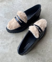 【SALE】<women>RIKARUDO（リカルド）レザー×フェイクファー トラックソールローファー ●送料無料●