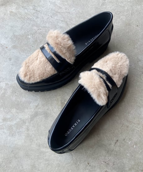 【SALE】<women>RIKARUDO（リカルド）レザー×フェイクファー トラックソールローファー ●送料無料●