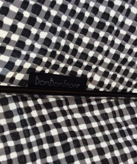 <unisex>Bon Bon Store(ボンボンストア)　ドローイングチェック長傘(晴雨兼用)／ブラック　送料550円