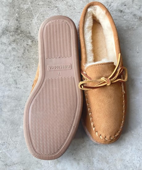 【SALE】<men>MINNETONKA(ミネトンカ)シープスキン　ハードソール　モカシン 3746/ゴールデンタン、ブラック●送料無料●