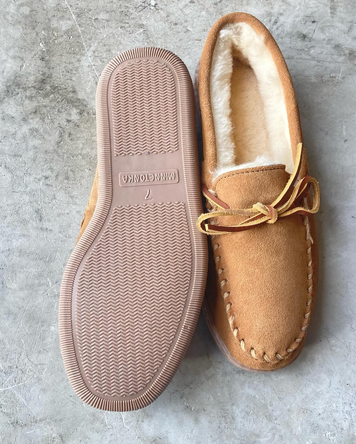 【美品】ミネトンカ　シープスキン ボア ミネトンカ モカシン ボア 正規品 MINNETONKA ALPINE SHEEPSKIN