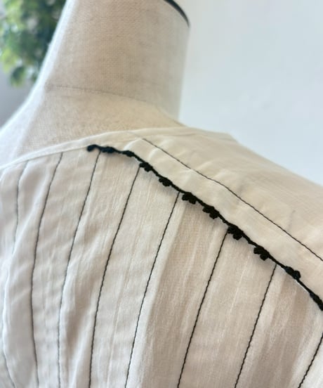 【SALE】Liyoca(リヨカ) コットンシフォン・配色ピコレース×タック ペプラムブラウス  ●送料無料●