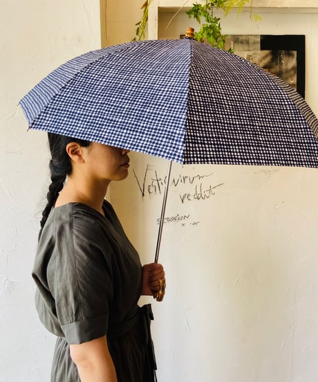 <women>Bon Bon Store(ボンボンストア)　ドローイングチェック　折り畳み傘(晴雨兼用)／ネイビー