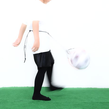 【初心者向けセット】リフティングが上手くなるボールネット（ブラック×オレンジレッド）と ふわふわサッカーボールクッションのセット