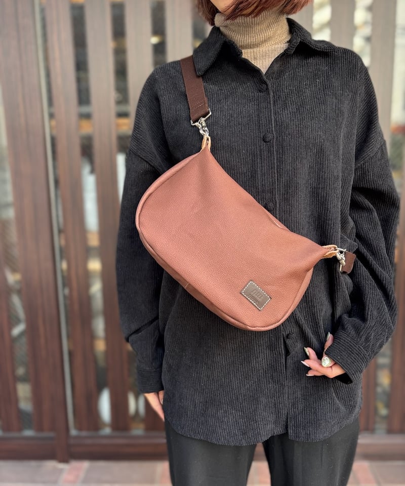最終お値下げです！【美品】マルベリー　ビッグアレク　レザーショルダーバッグ OCEANS 11月号にP.I.D 撥水レザー Ecrireシリーズの新商品が掲載
