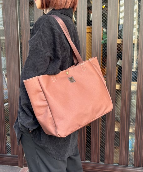 横型トート(A4対応)　トートバッグ 【ピーナッツレザー®】（PVC）