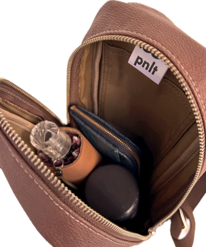 北斗ボディバッグ 【ピーナッツレザー®】（PVC） | Harito by NUIZAEMON