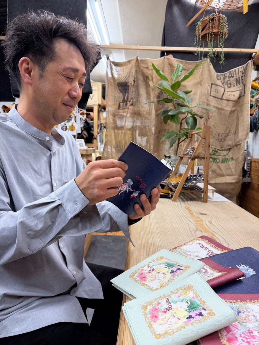 4/4 ベルばらブックカバーが3サイズ展開に！ | Harito by 柏レザー