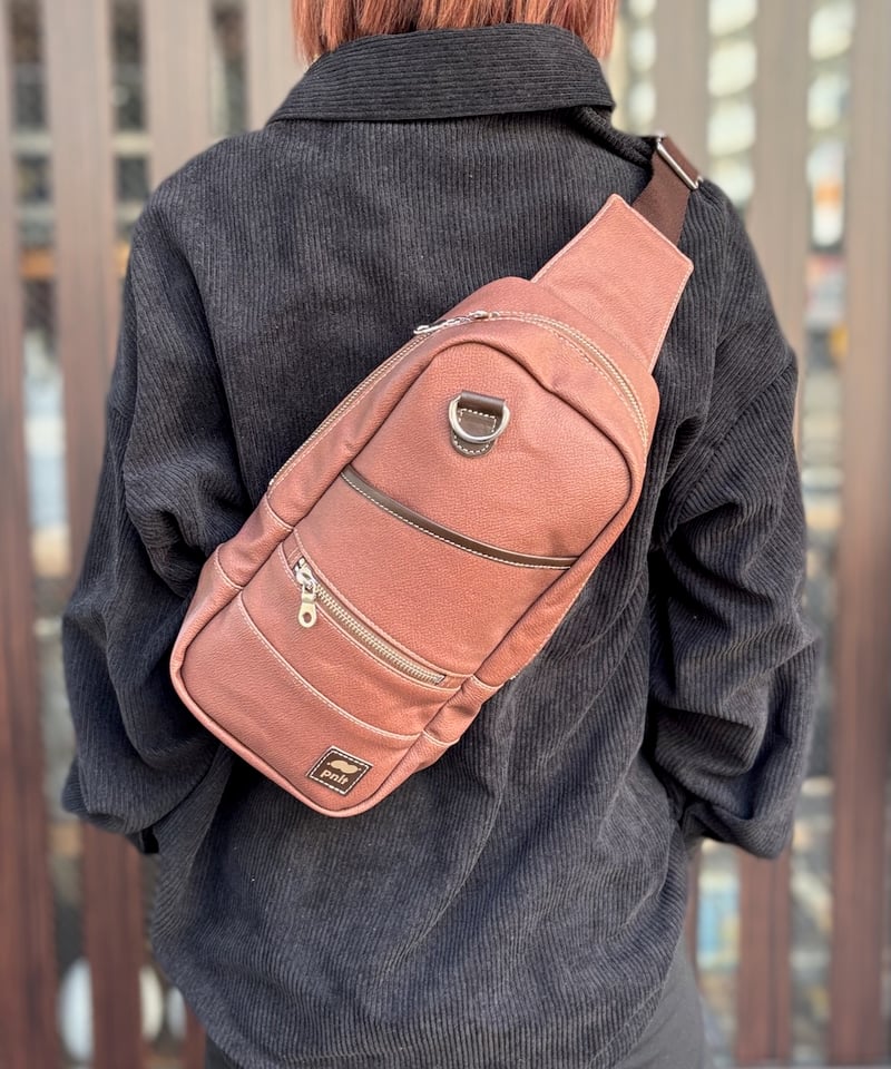 北斗ボディバッグ 【ピーナッツレザー®】（PVC） | Harito by NUIZAEMON