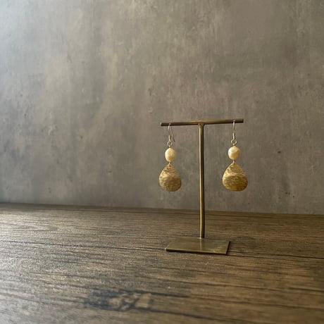 small shizuku brass パール  < ピアス / イヤリング >