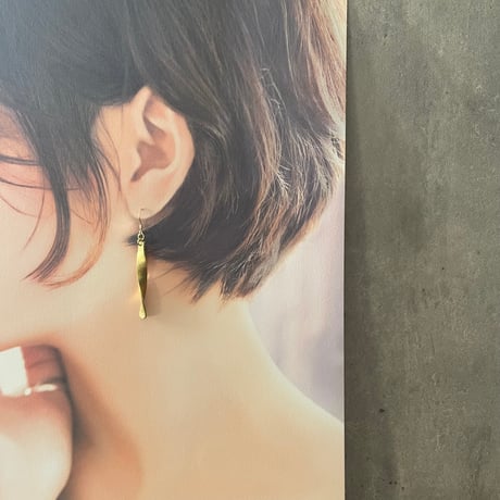 Brass middle twist   < ピアス / イヤリング >