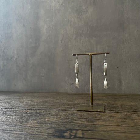 Silver999 middle twist   < ピアス / イヤリング >
