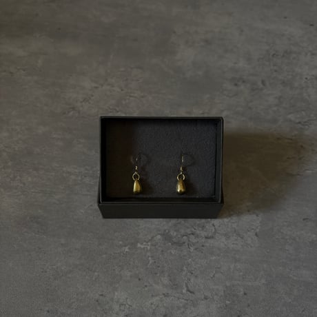 真鍮 mini drop  ピアス／イヤリング