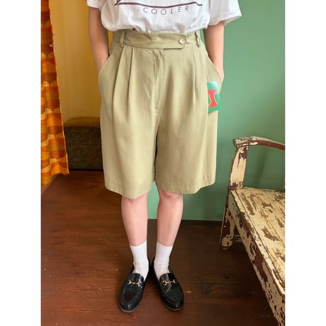 khaki shorts