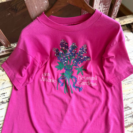floral print tee