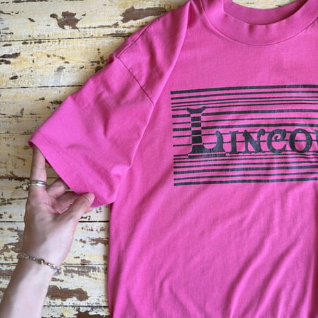 logo tee