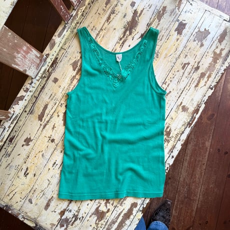 lace design tank top