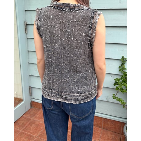 made in Italy embroidery sleeve less tops