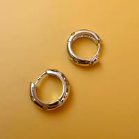 Bent original stone pierce