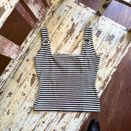 border sleeveless tops