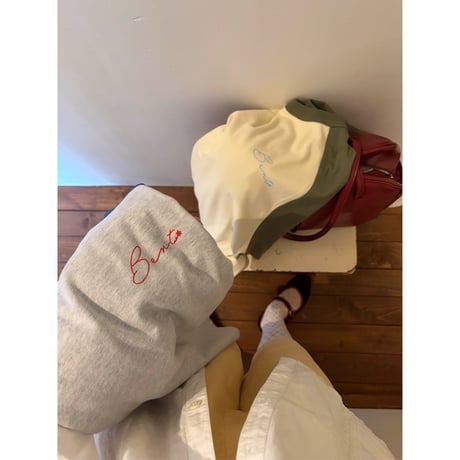 Bent raglan logo tee