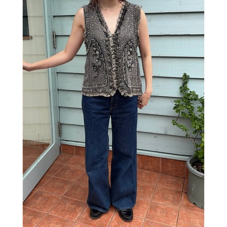 made in Italy embroidery sleeve less tops